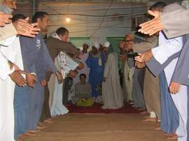 وَذَرِ الذين اتخذوا دينهم لعباً ولهواً